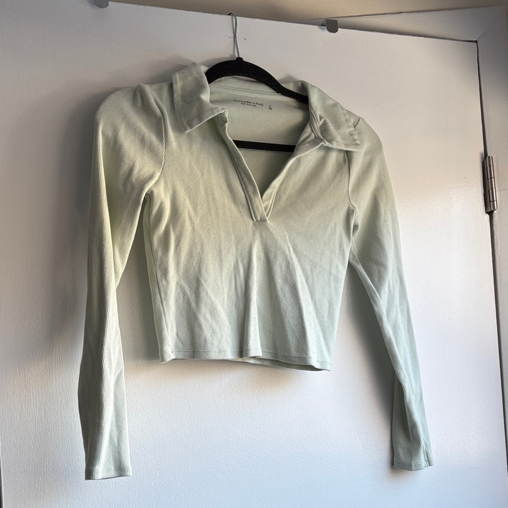 Abercrombie & Fitch Light Green Long Sleeve Crop Top